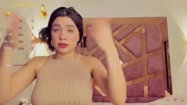 Image 6 of bella_pari Stream on Chaturbate on 19 months ago