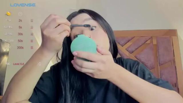 Image 2 of bella_pari Stream on Chaturbate on 18 months ago