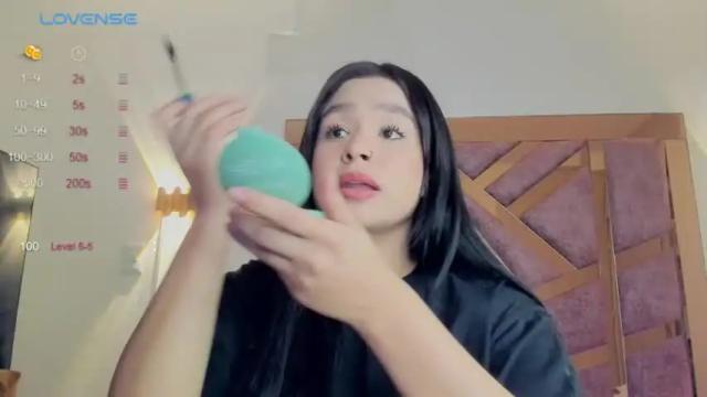 Image 3 of bella_pari Stream on Chaturbate on 18 months ago
