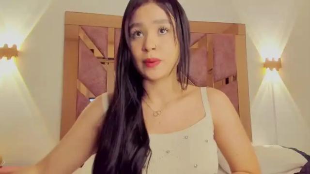 Image 4 of bella_pari Stream on Chaturbate on 18 months ago