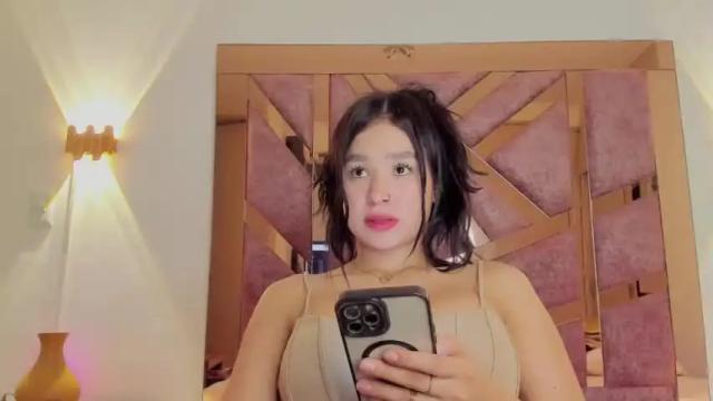 Image 8 of bella_pari Stream on Chaturbate on 18 months ago