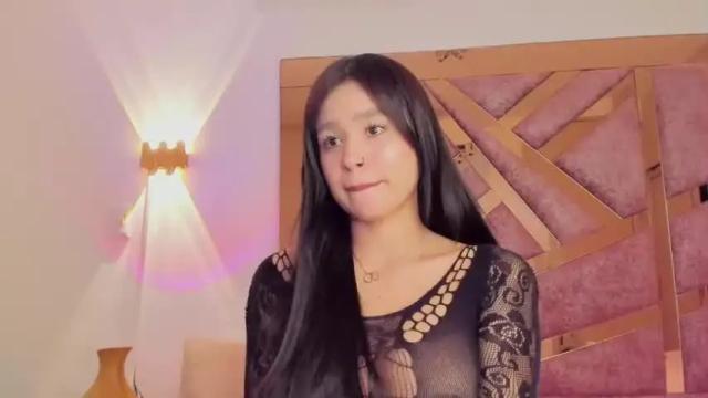Image 4 of bella_pari Stream on Chaturbate on 18 months ago