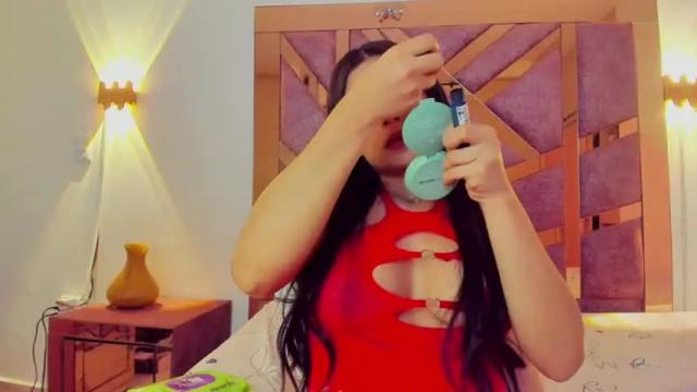 Image 2 of bella_pari Stream on Chaturbate on 17 months ago