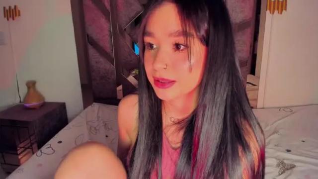 Image 12 of bella_pari Stream on Chaturbate on 17 months ago
