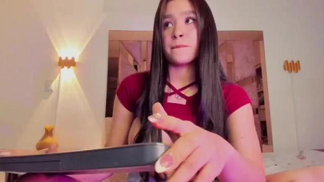 Image 11 of bella_pari Stream on Chaturbate on 17 months ago