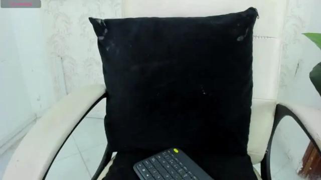 Image 3 of bella_reaset Stream on Chaturbate on 14 months ago