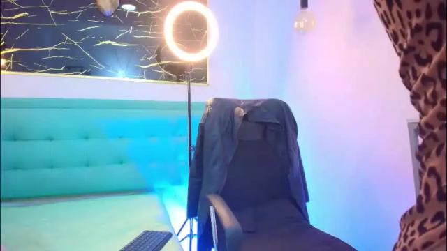 Image 2 of bella_salvatore Stream on Chaturbate on 1 month ago