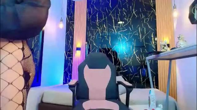 Image 2 of bella_salvatore Stream on Chaturbate on 9 days ago