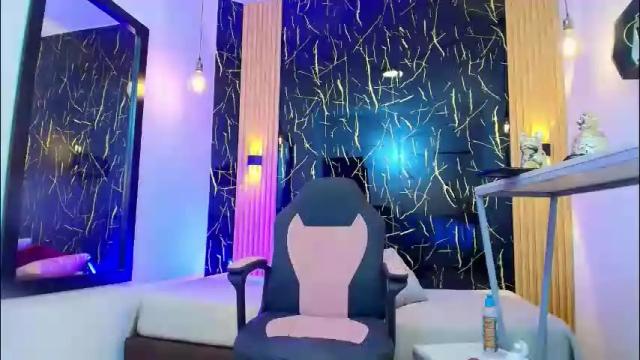 Image 3 of bella_salvatore Stream on Chaturbate on 9 days ago