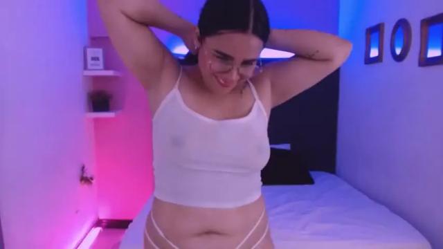 Image 2 of bella_sinclair_ Stream on Chaturbate on 13 months ago