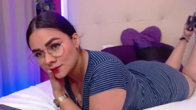 Image 12 of bella_sinclair_ Stream on Chaturbate on 13 months ago