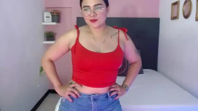 Image 4 of bella_sinclair_ Stream on Chaturbate on 12 months ago
