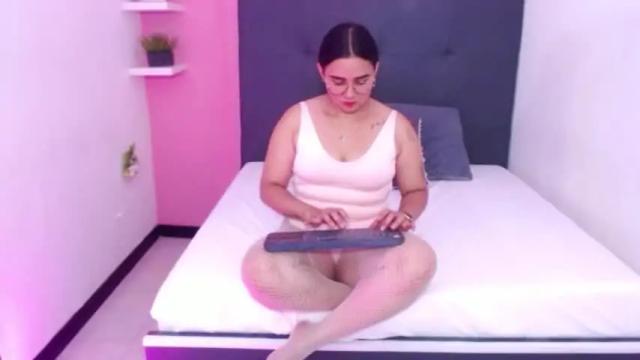 Image 2 of bella_sinclair_ Stream on Chaturbate on 12 months ago