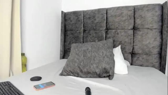 Image 6 of bella_thequeen Stream on Chaturbate on 22 days ago