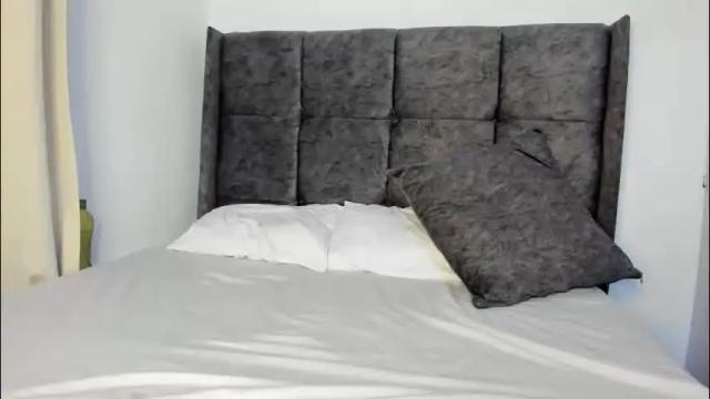 Image 2 of bella_thequeen Stream on Chaturbate on 17 days ago