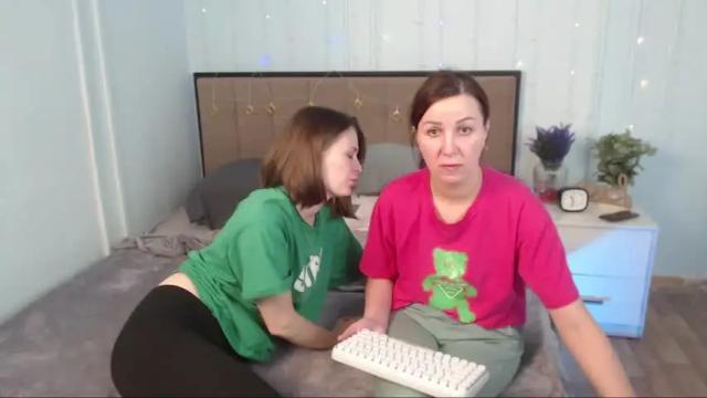 Image 2 of bella_x_kate Stream on Chaturbate on 24 months ago