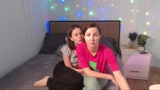 Image 2 of bella_x_kate Stream on Chaturbate on 23 months ago