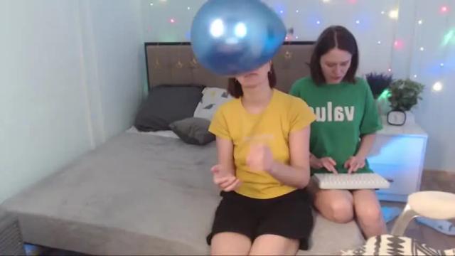 Image 12 of bella_x_kate Stream on Chaturbate on 23 months ago