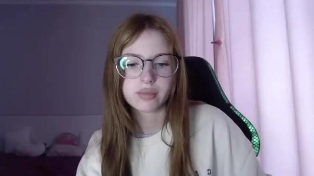 Image 2 of bellaaajones Stream on Chaturbate on 12 months ago