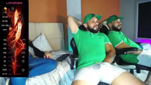 Image 3 of bellaanddrake Stream on Chaturbate on 14 months ago