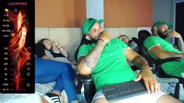 Image 8 of bellaanddrake Stream on Chaturbate on 14 months ago