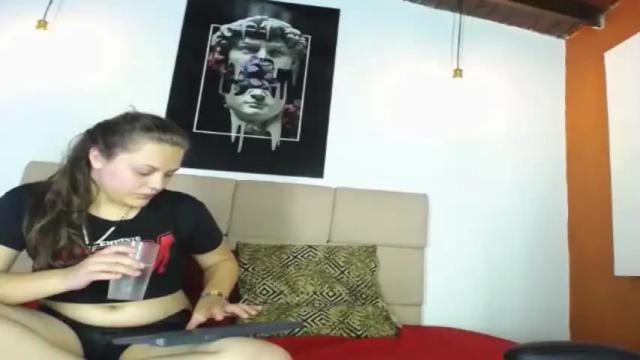 Image 3 of bellaanddrake Stream on Chaturbate on 14 months ago