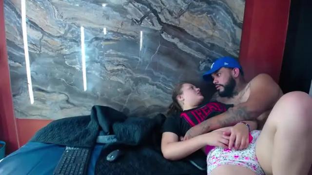 Image 2 of bellaanddrake Stream on Chaturbate on 14 months ago