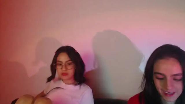 Image 8 of bellaandlia Stream on Chaturbate on 19 months ago