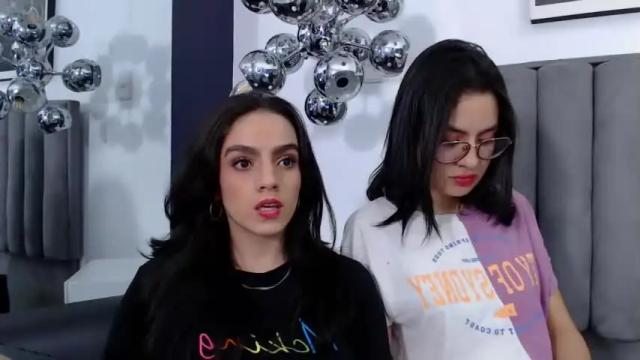 Image 2 of bellaandlia Stream on Chaturbate on 18 months ago