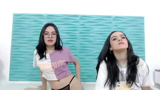 Image 2 of bellaandlia Stream on Chaturbate on 24 months ago