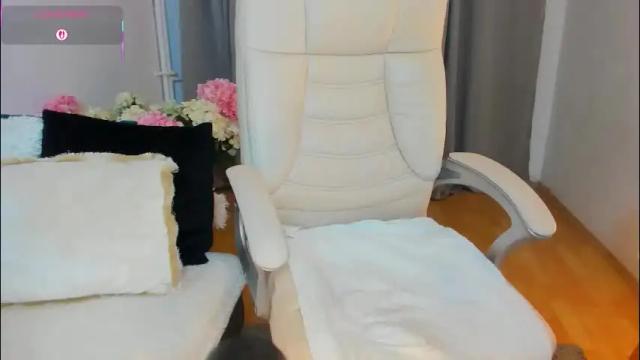 Image 4 of bellaanna25 Stream on Chaturbate on 21 hours ago