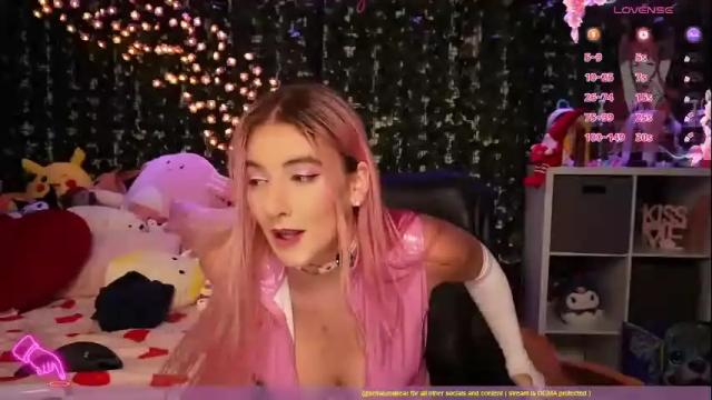 Image 3 of bellabearts Stream on Chaturbate on 1 month ago