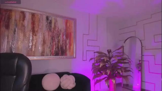 Image 6 of bellacarteer_ Stream on Chaturbate on 8 days ago