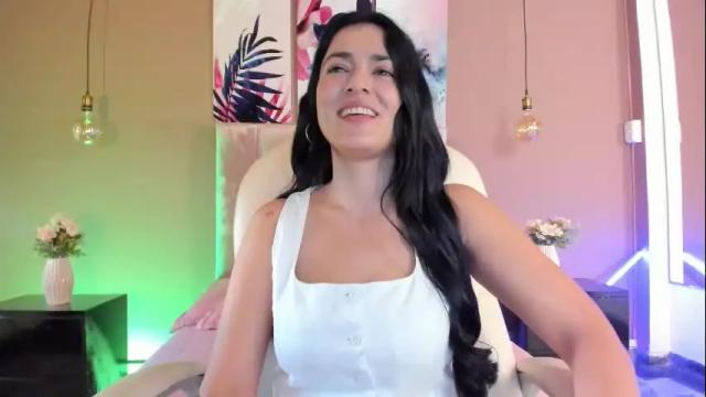 Image 12 of bellaclaiir Stream on Chaturbate on 3 months ago