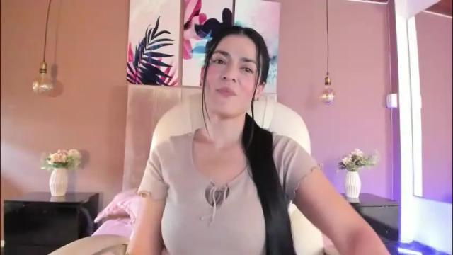 Image 10 of bellaclaiir Stream on Chaturbate on 2 months ago
