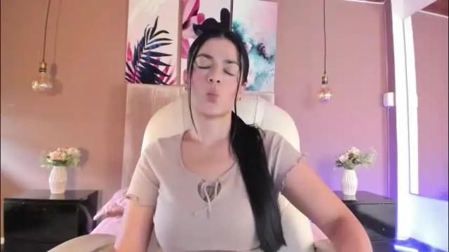 Image 12 of bellaclaiir Stream on Chaturbate on 2 months ago