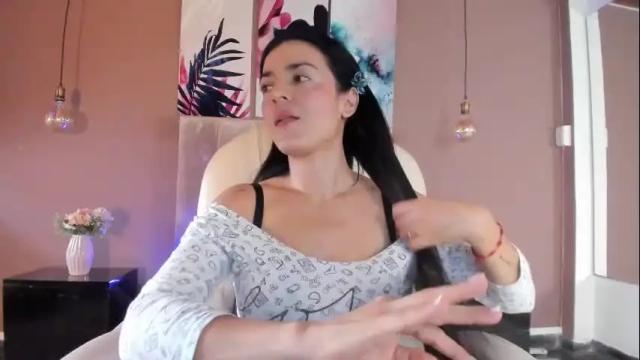 Image 2 of bellaclaiir Stream on Chaturbate on 1 month ago