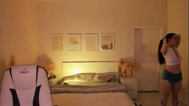 Image 8 of belladevile Stream on Chaturbate on 1 month ago
