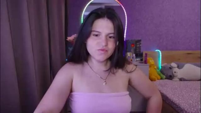 Image 4 of bellaelya Stream on Chaturbate on 4 months ago