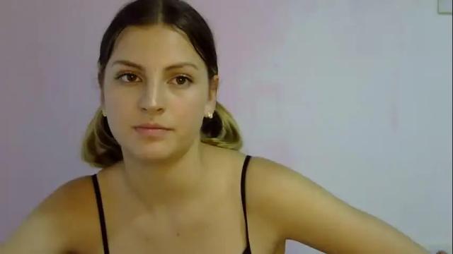 Image 3 of bellafor Stream on Chaturbate on 19 months ago