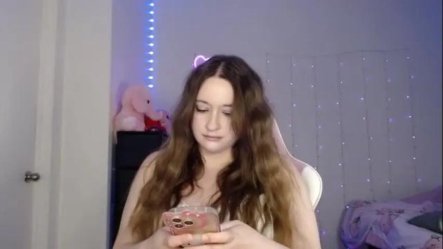 Image 12 of bellamonroee Stream on Chaturbate on 7 days ago