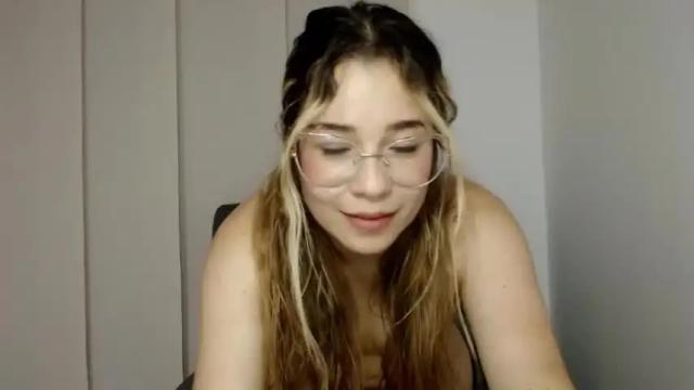 Image 2 of bellangel01 Stream on Chaturbate on 11 months ago