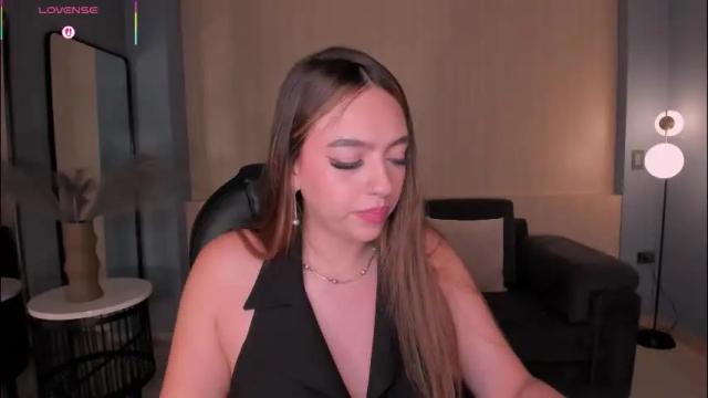 Image 10 of bellarosex1 Stream on Chaturbate on 29 days ago