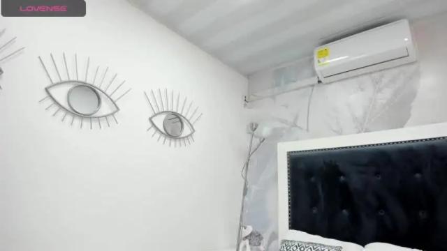 Thumbnail 1, bellattrix_'s Stream at Chaturbate, 22 months ago