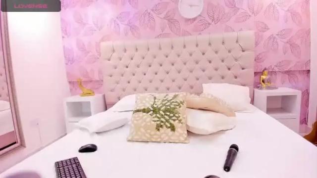 Image 12 of bellattrix_ Stream on Chaturbate on 21 months ago