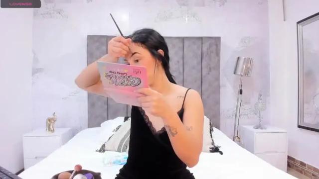 Image 2 of bellattrix_ Stream on Chaturbate on 21 months ago