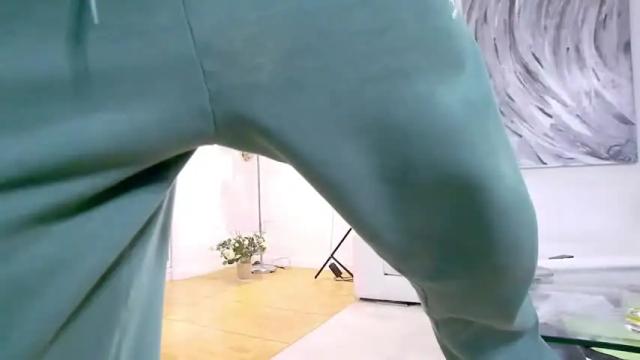 Image 2 of bellatwine Stream on Chaturbate on 14 months ago
