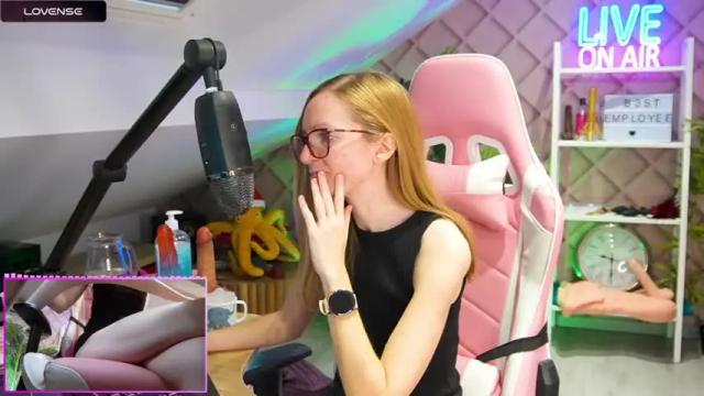 Image 11 of belle_alice Stream on Chaturbate on 16 months ago