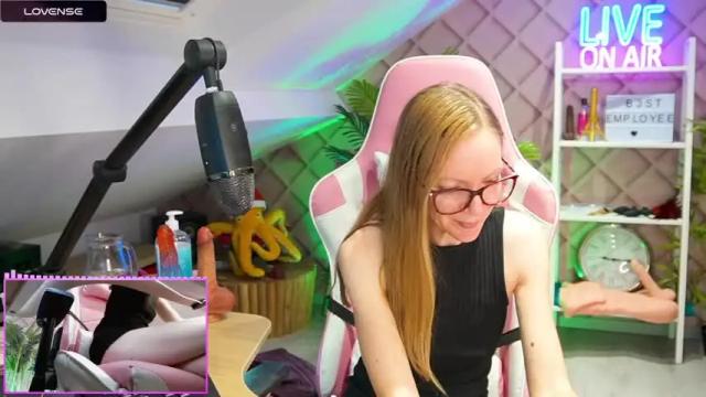 Image 8 of belle_alice Stream on Chaturbate on 16 months ago