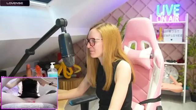 Image 12 of belle_alice Stream on Chaturbate on 16 months ago